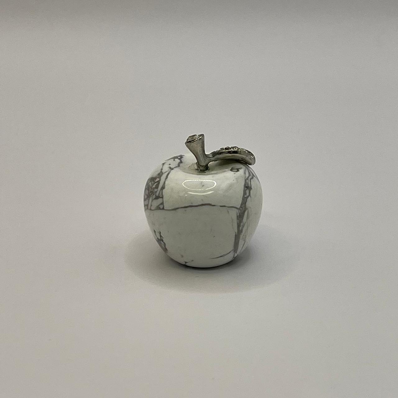 Howlite Apple